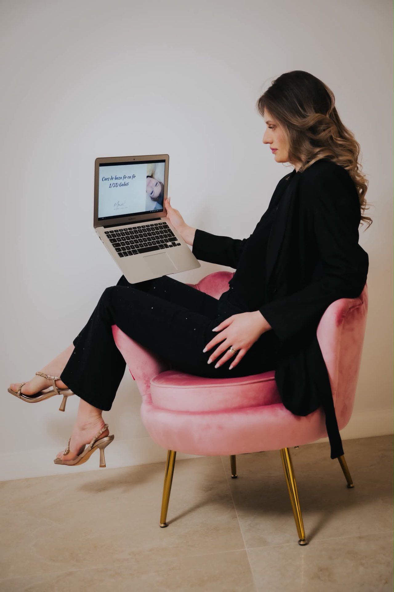 Monika Iftimie — trainer Curs Extensii Gene în Galați